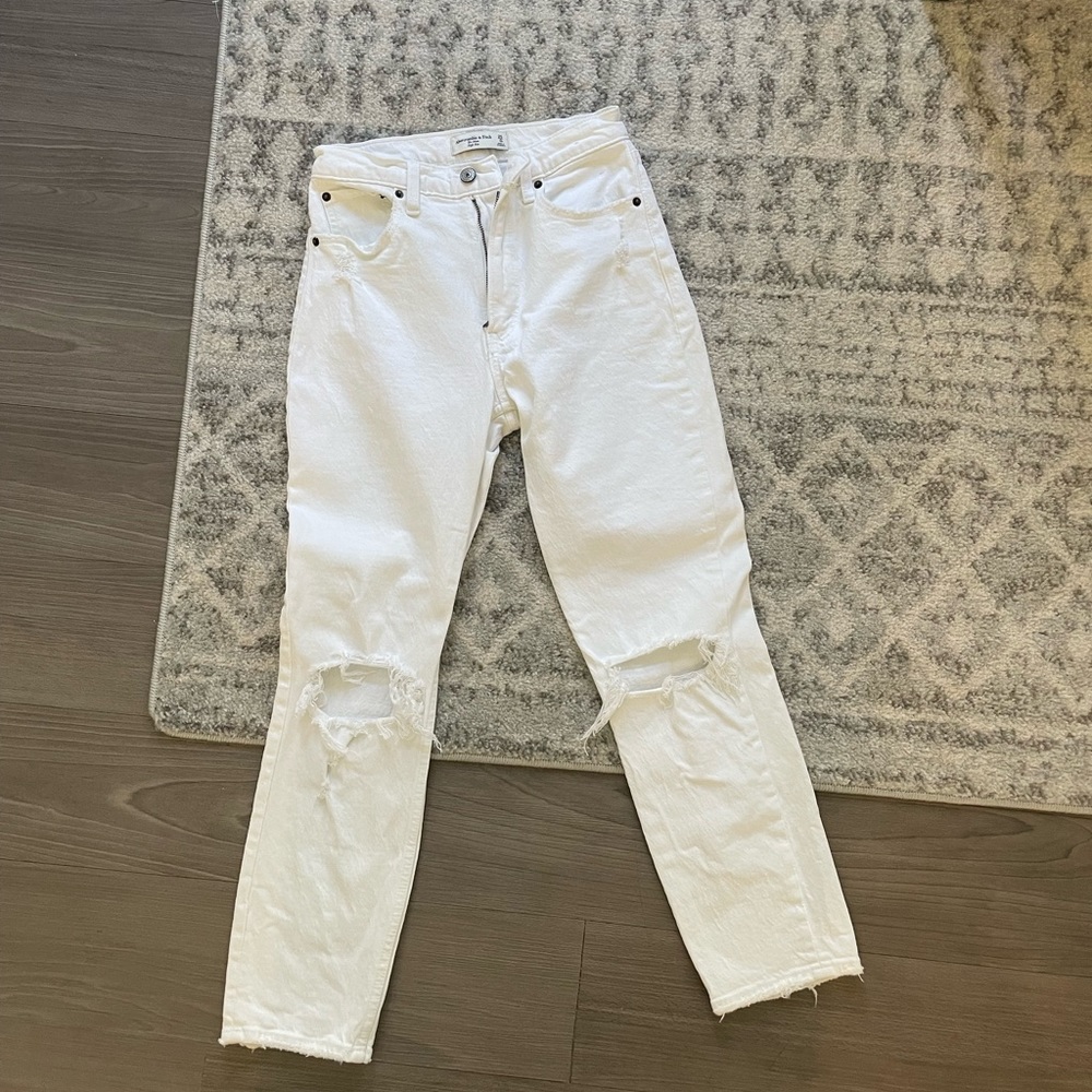 ABWRCROMBIE high rise mom jeans